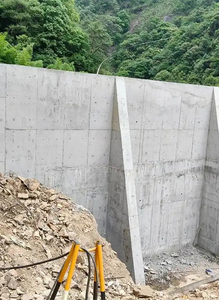 无锡北塘区重力式挡土墙